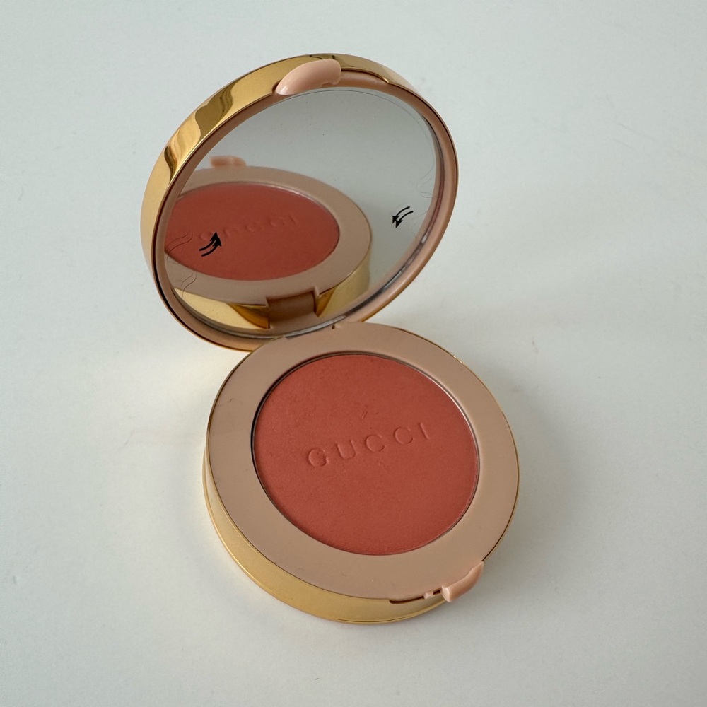 Gucci blush in Bright Coral
